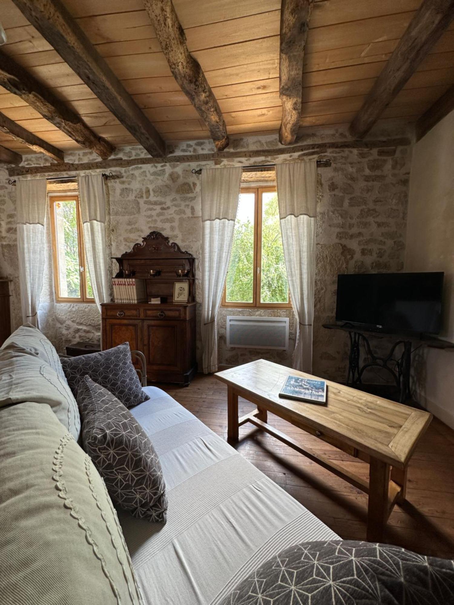Gite Le Relais De La Diligence Saint-Lazare Esterno foto